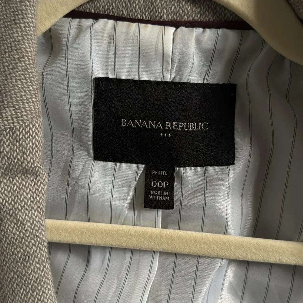 Banana Republic Petite Blazer - Picture 4 of 5